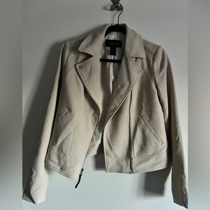 Ann Taylor crème/beige zip up faux leather coat size 2.
